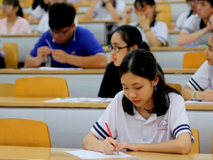 Nhiều thí sinh, phụ huynh phản ánh việc tra cứu điểm thi đánh giá năng lực của Đại học Quốc gia TP.HCM vô cùng khó khăn. (Ảnh minh hoạ)