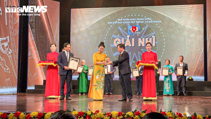 Kênh HONTO TC nhận giải Nhì Giải thưởng toàn quốc về Thông tin đối ngoại.