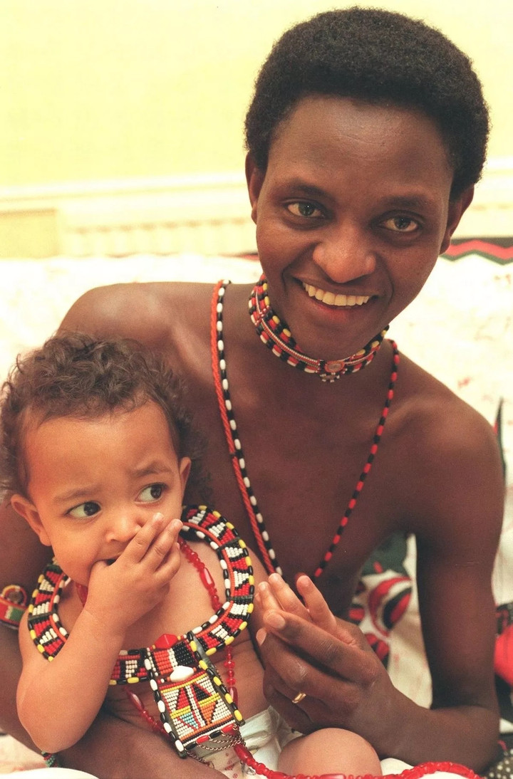 Daniel cùng con gái Mitsi.