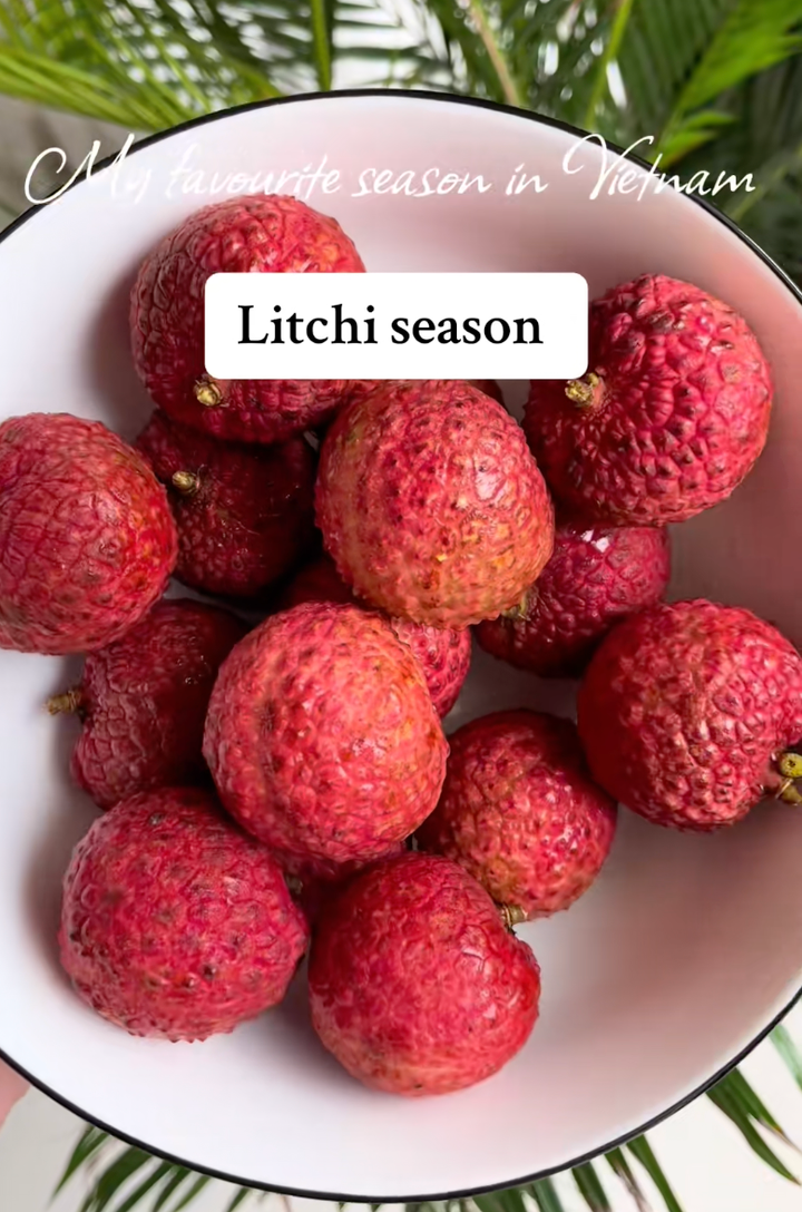 Sốt clip cô gái Tây cười tít khoe chùm vải ngon mua với giá 30 nghìn đồng/kg - 3