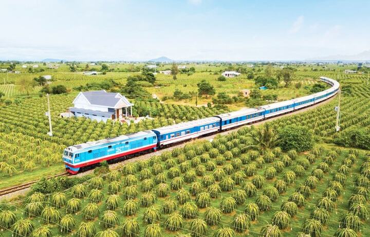 Cứ thuê bên ngoài sản xuất, rồi nhập về lắp ráp sẽ triệt tiêu ngành đường sắt