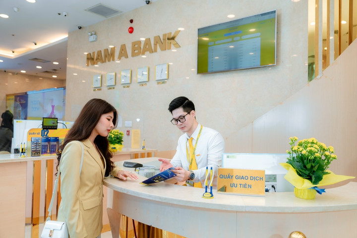 Nam A Bank dành nhiều ưu đãi cho khách hàng giao dịch không tiền mặt.