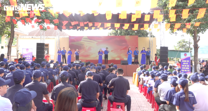 Lực lượng Hải quan Việt Nam tổ chức lễ mít tinh tháng hành động phòng, chống ma tuý năm 2025 với chủ đề "Chung một quyết tâm - vì cộng đồng không ma tuý".