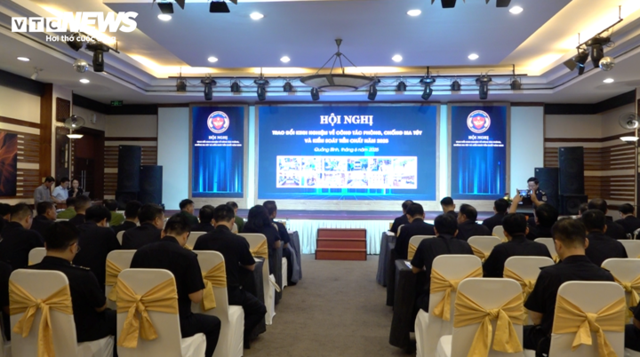 Toàn cảnh Hội nghị trao đổi kinh nghiệm công tác phòng, chống ma tuý và kiểm soát tiền chất năm 2025 tổ chức tại Quảng Bình. (Ảnh: Quốc Bình)