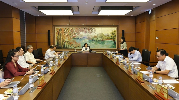 Đại biểu Quốc hội thảo luận tổ chiều 20/6.