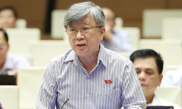 Delegate Truong Trong Nghia (Ho Chi Minh City Delegation).