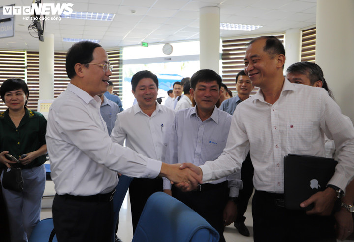 Ngày đầu vận hành mô hình chính quyền 2 cấp ở Bình Định với phương châm "chạy thử nhưng làm thật".