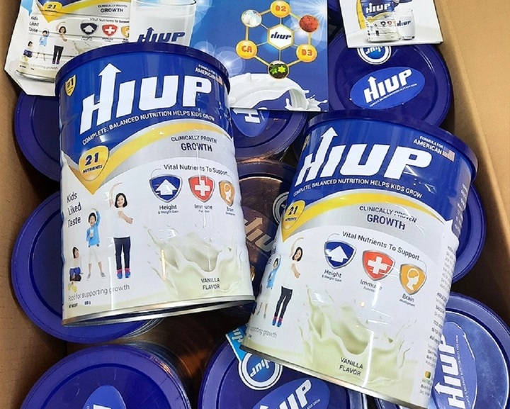 Cơ quan công an cho biết, Z Holding đã thu tới 6.700 tỷ đồng nhờ tiêu thụ loại sữa bột giả HIUP 27. (Ảnh minh họa)