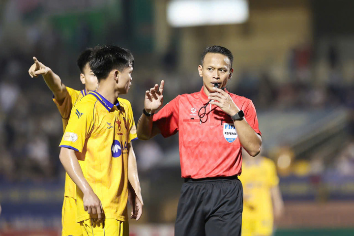 Trọng tài Bin Ali từng làm nhiệm vụ ở V.League.