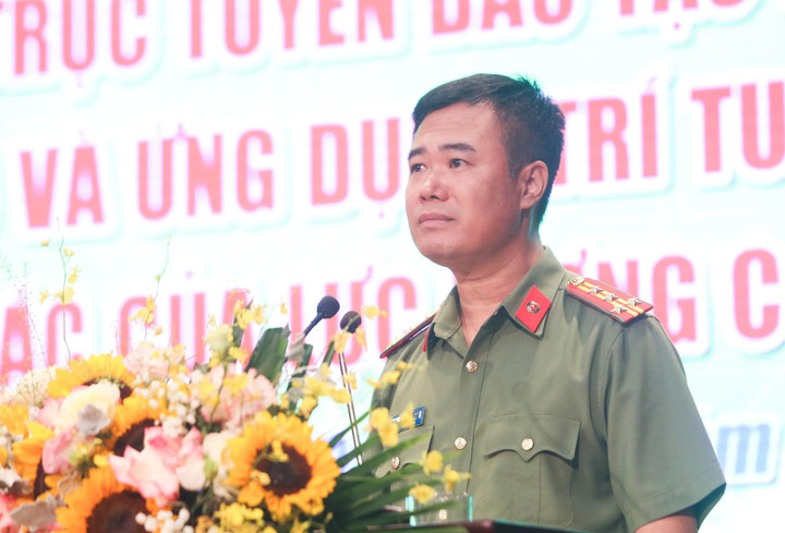 Đại tá Nguyễn Ngọc Quyền, Phó Giám đốc Công an TP Hà Nội phát biểu tại hội nghị.