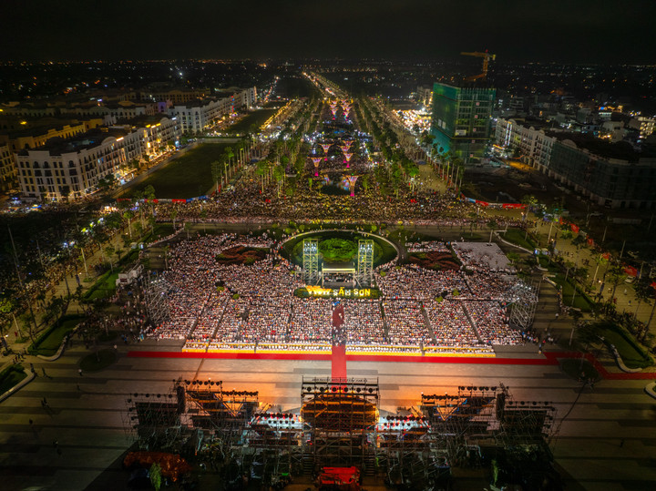 Quảng trường biển Sầm Sơn – Tâm điểm lễ hội mới của xứ Thanh.