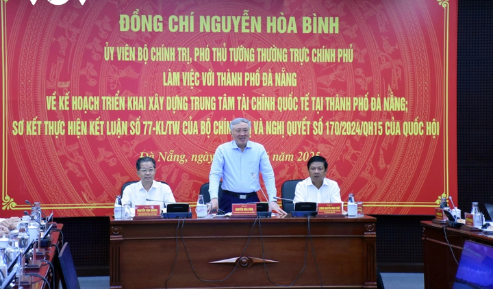 Có cơ chế đặc thù giao quyền cho địa phương vận hành Trung tâm Tài chính quốc tế