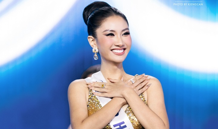Nguyễn Hoàng Phương Linh đăng quang Hoa hậu Hoà...