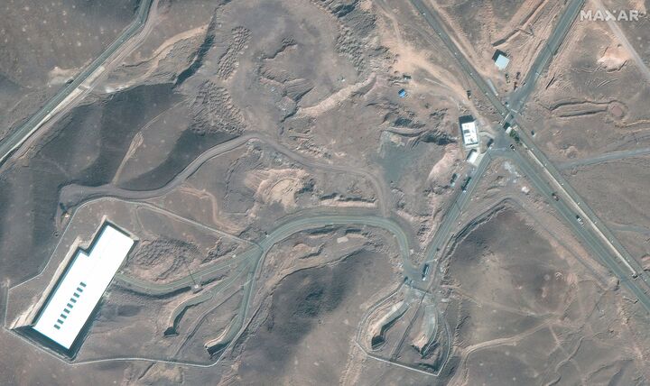 Ảnh chụp vệ tinh cơ sở hạt nhân Fordow của Iran. (Ảnh: Reuters)