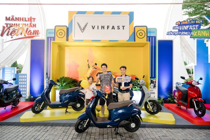 Anh Nguyễn Hoàng Cương (Hà Đông) bên chiếc Evo200 mua ngay tại sự kiện.