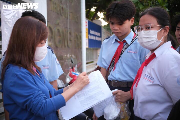 Thí sinh dự kỳ thi lớp 10 năm học 2025 - 2026 tại TP.HCM. (Ảnh minh họa)