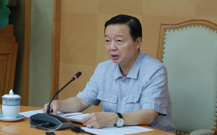 Phó Thủ tướng Trần Hồng Hà phát biểu chỉ đạo cuộc họp