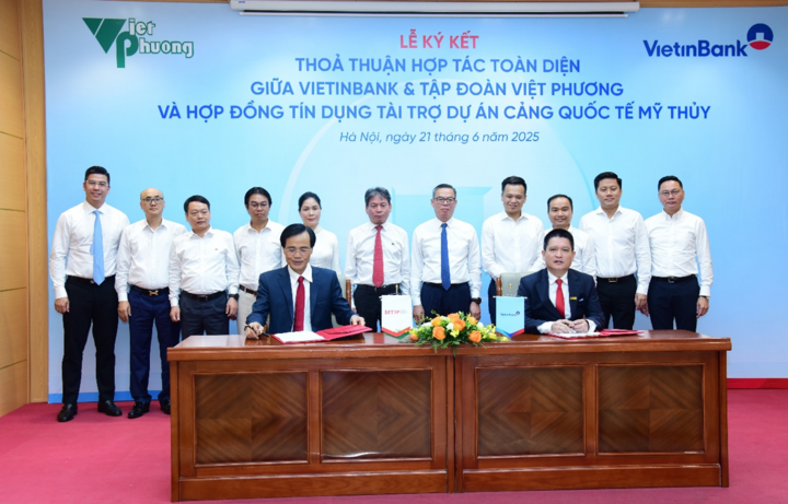 VietinBank ký kết hợp đồng tín dụng tài trợ dự án Cảng Quốc tế Mỹ Thủy.