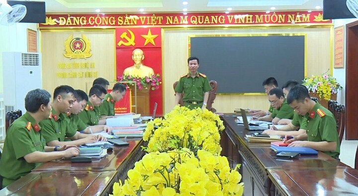 Ban chuyên án họp bàn phương án triển khai nhiệm vụ chuyên án triệt xóa băng nhóm lừa đảo công nghệ cao xuyên quốc gia, chiếm đoạt hơn 2.000 tỷ đồng