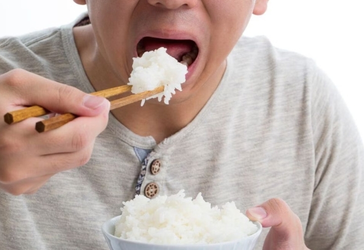 Nên ăn mấy bát cơm một ngày?