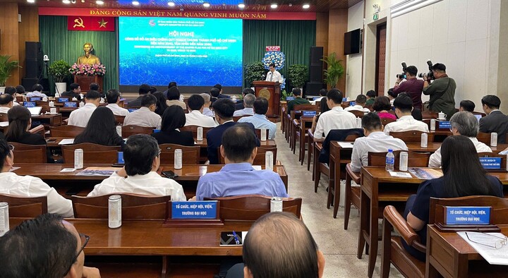 Ngành cấp nước Thành phố được giao nhiệm vụ đảm bảo an ninh nguồn nước phục vụ cho khoảng 14 – 16,5 triệu người dân đến năm 2040, tầm nhìn 2060.