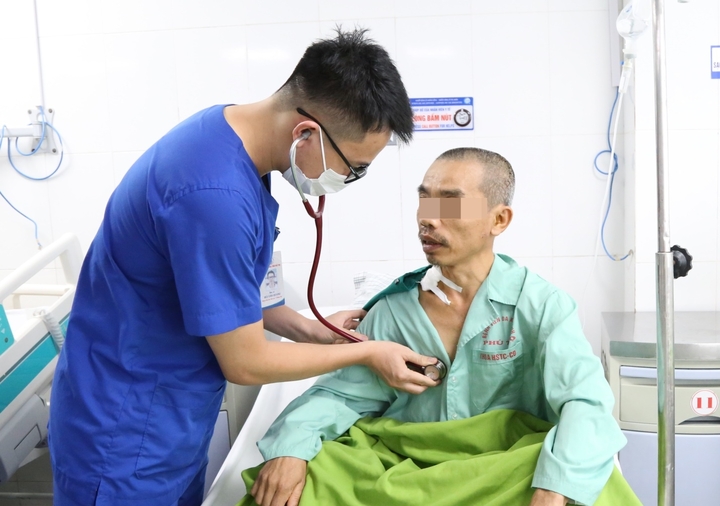 Hôn mê sau 2 tháng ngã xe