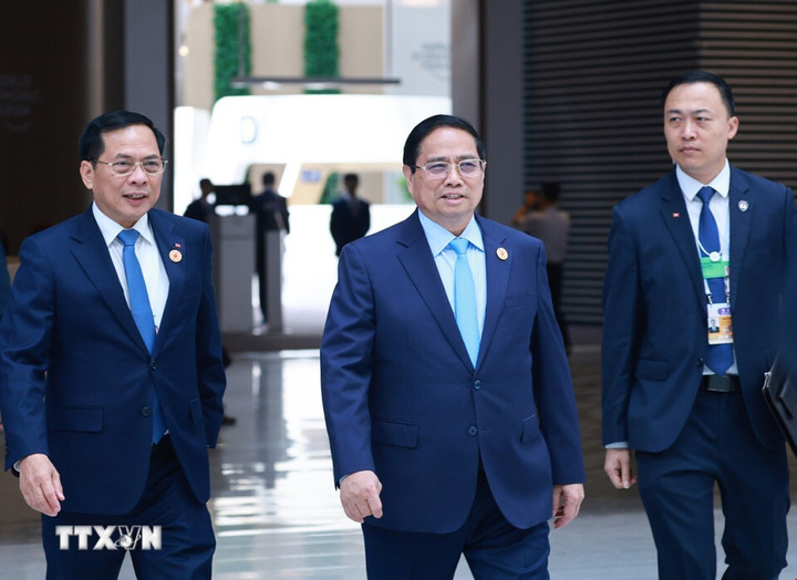 Thủ tướng Phạm Minh Chính đến dự Phiên khai mạc Hội nghị thường niên các nhà tiên phong lần thứ 16 của Diễn đàn Kinh tế Thế giới (WEF 16 Thiên Tân 2025). (Ảnh: Dương Giang/TTXVN)