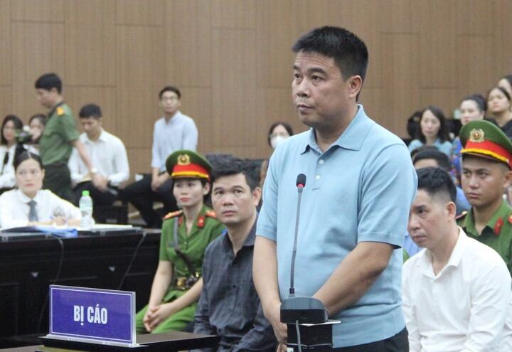 Bị cáo Nguyễn Văn Hậu tại toà.