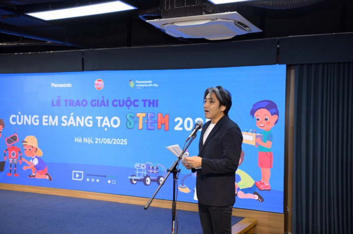 Herr Oka Hiroyuki, Direktor von Panasonic Vietnam Co., Ltd., hielt die Eröffnungsrede der Zeremonie.