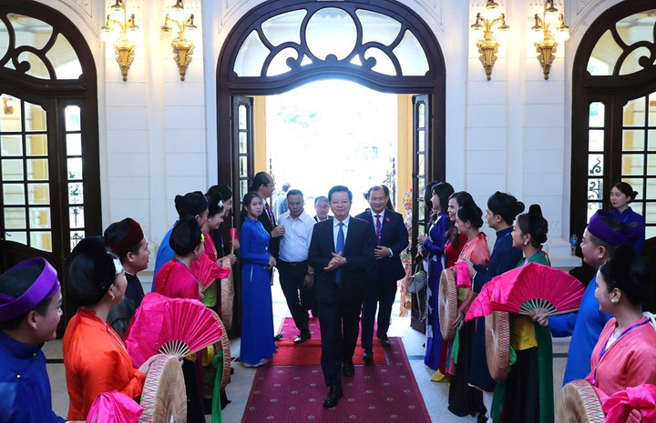 Uỷ viên BCH Trung ương Đảng, Uỷ viên Ban Thường vụ Đảng uỷ Chính phủ, Phó Thủ tướng Mai Văn Chính dự Đại hội.