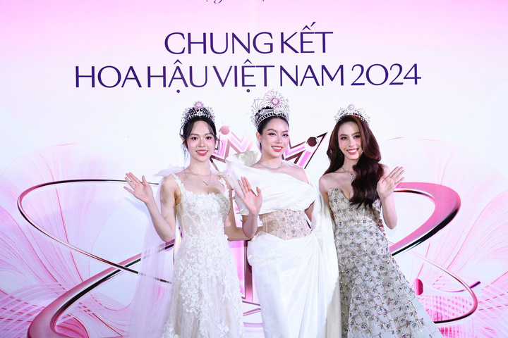 Tối 27/6, chung kết cuộc thi Hoa hậu Việt Nam 2024 diễn ra tại thành phố Huế. Thảm đỏ đấu trường sắc đẹp lâu đời nhất nước quy tụ dàn hoa, á hậu hàng đầu.