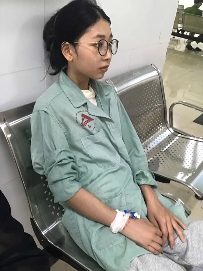Em Lý Thị Lan, học sinh lớp 12A1 Trường THPT số 1 Bắc Hà, cũng lỡ hẹn với kỳ thi THPT vì bị K vòm họng.