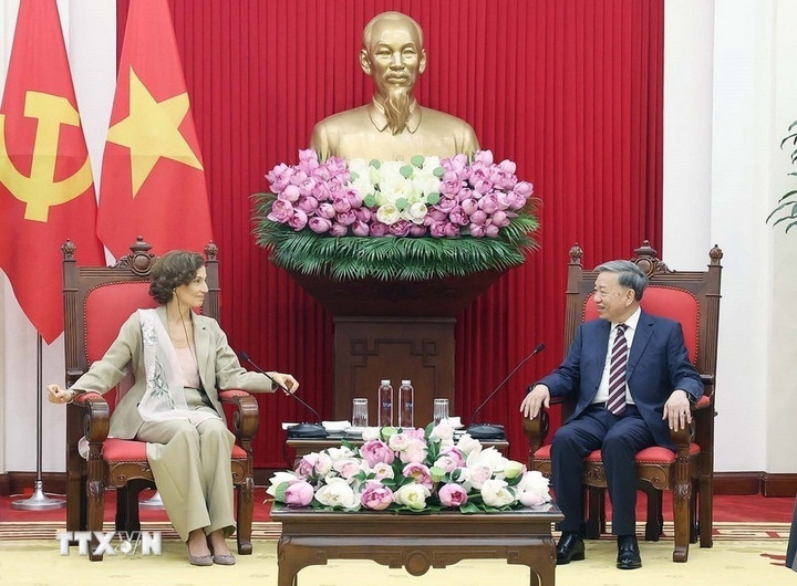 Tổng Bí thư Tô Lâm tiếp bà Audrey Azoulay, Tổng Giám đốc UNESCO. (Ảnh: TTXVN)