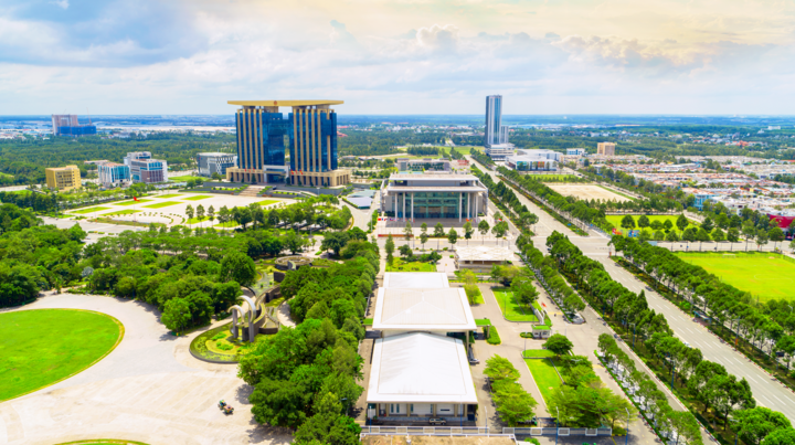 Gần 30 năm phát triển, Bình Dương đang là điểm đến hấp dẫn của nhà đầu tư trong và ngoài nước. (Ảnh: T. Quân)
