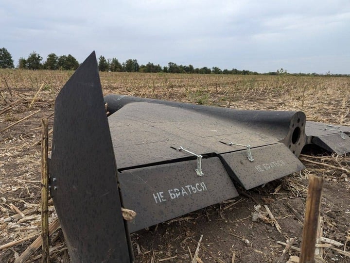 Hình ảnh về chiếc UAV Shahed-136 phiên bản mới bị bắn hạ tại Ukraine. Ảnh X