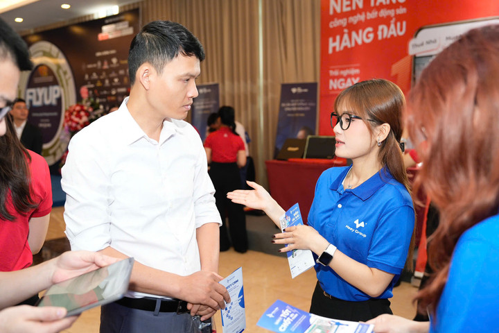 Ứng dụng CRM và Meey 3D của Meey Group gây ấn tượng mạnh tại Ngày hội môi giới 2025.