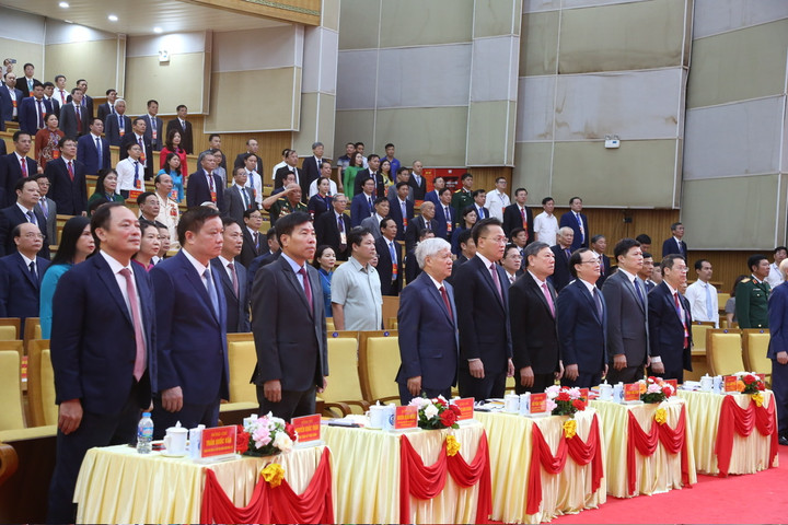 Các đại biểu dự lễ công bố bộ máy lãnh đạo tại tỉnh Hưng Yên (mới) sáng 30/6.