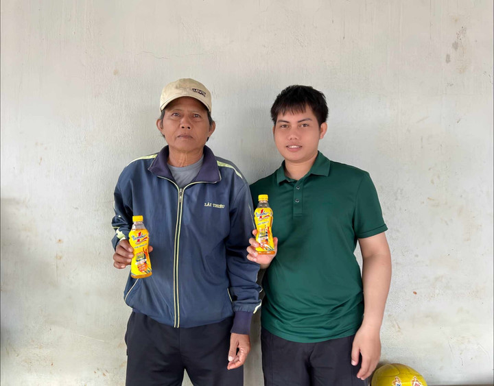 Ông Mlũm và gia đình cả đời gắn bó với vườn rẫy, quanh năm làm lụng chăm chỉ nhưng cuộc sống vẫn khó khăn.