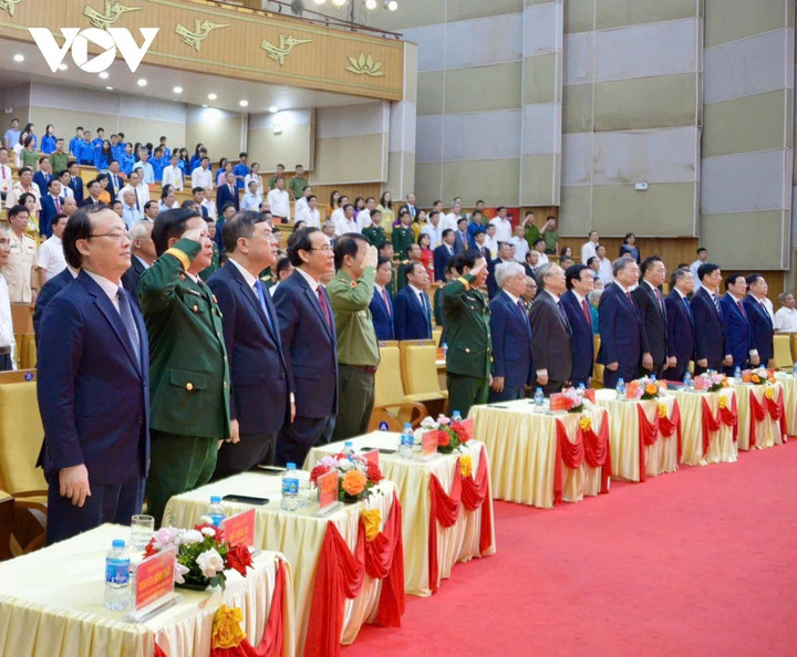 Lãnh đạo Đảng, Nhà nước và các đại biểu dự lễ kỉ niệm 110 năm ngày sinh Tổng Bí thư Nguyễn Văn Linh.