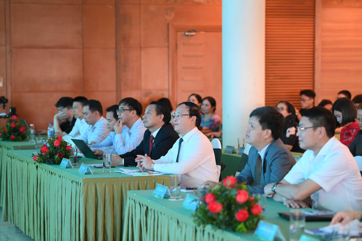 Các đại biểu tham dự diễn đàn.