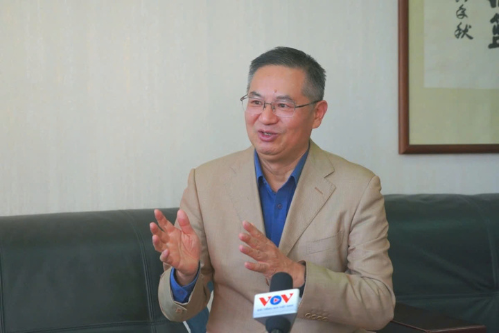 Giáo sư Thành Hán Bình - Giám đốc Trung tâm Nghiên cứu Việt Nam của Đại học Công nghiệp Chiết Giang.