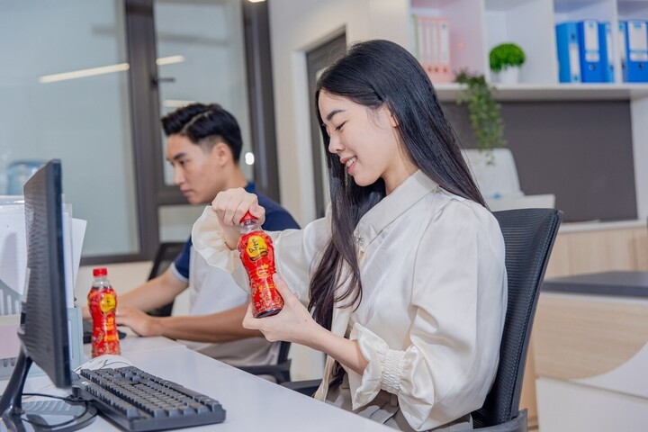 Với tiêu chí 3 Không: Không chất bảo quản, không màu tổng hợp, không hương liệu bổ sung, Trà Thanh Nhiệt Dr Thanh được người tiêu dùng tin yêu và sử dụng mỗi ngày.