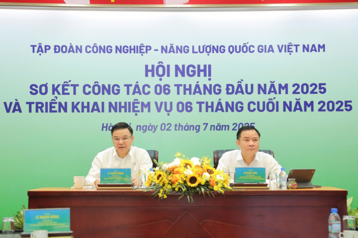 Chủ tịch HĐTV Petrovietnam Lê Mạnh Hùng và Tổng Giám đốc Petrovietnam Lê Ngọc Sơn đồng chủ trì Hội nghị Sơ kết công tác 6 tháng đầu năm 2025 và triển khai nhiệm vụ 6 tháng cuối năm.
