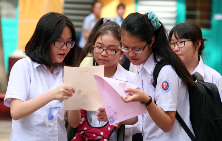 Nhiều trường THPT tại Khánh Hòa hạ điểm chuẩn xuống sát đáy. (Ảnh minh hoạ)