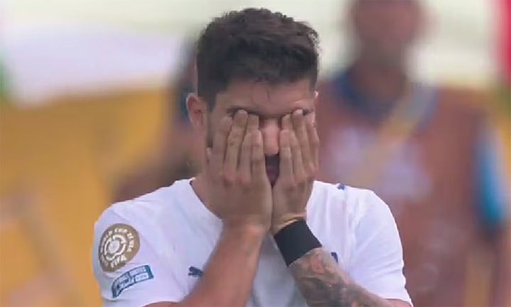 Ruben Neves lau nước mắt trước trận đấu của Al Hilal ở FIFA Club World Cup. Anh thi đấu đủ 2 hiệp trước khi về Bồ Đào Nha.