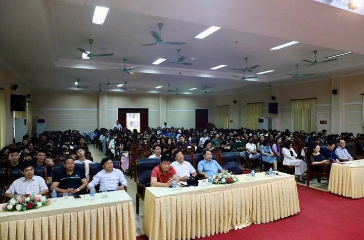 Toàn cảnh Lễ khai mạc ngày hội.