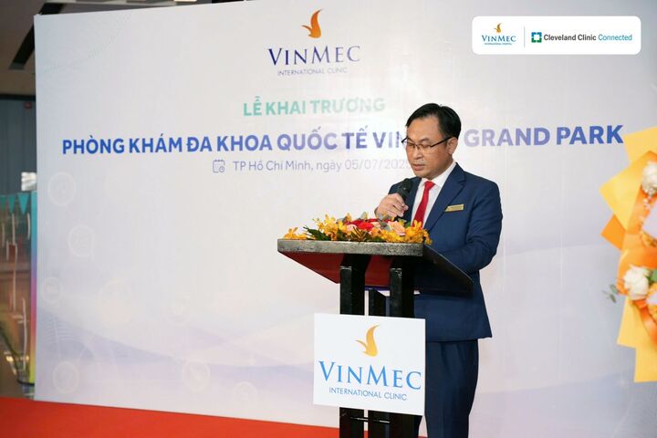 Ông Trần Hoàng Ngọc Anh - Giám đốc Bệnh viện ĐKQT Vinmec Central Park - phát biểu tại buổi lễ.
