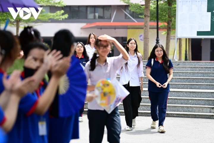 Chênh lệch giữa trường có điểm chuẩn cao nhất với trường thấp nhất là 15,5 điểm.