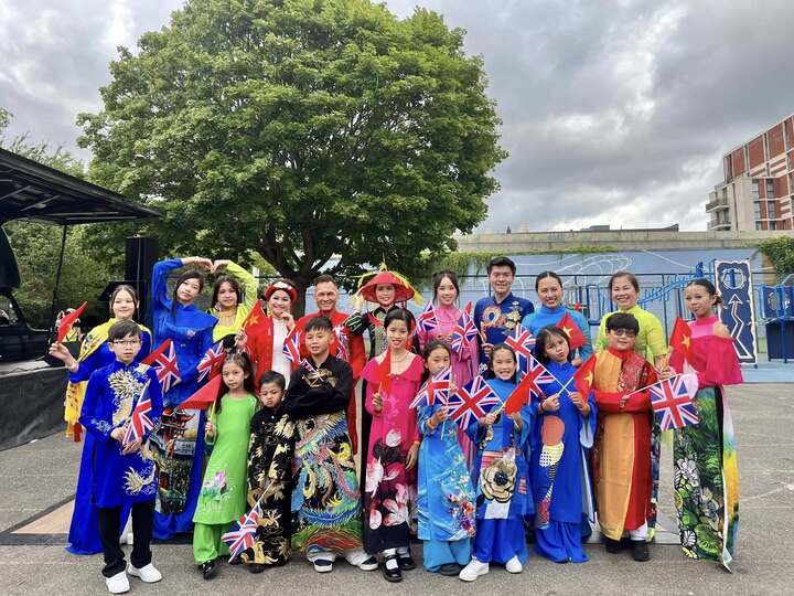 Lần đầu tiên tham dự Happy Streets Festival, đoàn Việt Nam mang đến "làn gió mới" đầy ấn tượng.