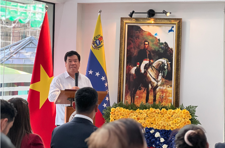 Ông Nguyễn Viết Thảo - Chủ tịch Hội Hữu nghị Việt Nam - Venezuela phát biểu tại sự kiện.